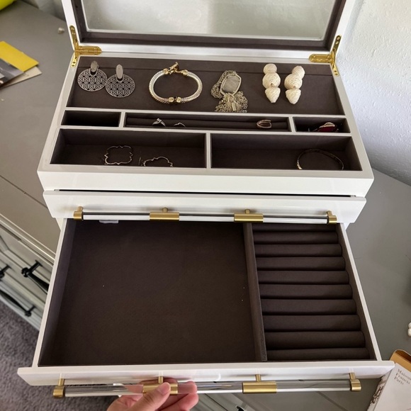 Large antique brass jewelry box in white lacquer - Picture 7 of 9